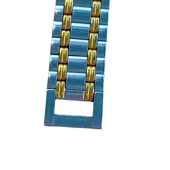 Gucci 3000L Gold & Silver Two-Tone Women’s Watch – Date – 26mm Quartz – 5.5” - Picture 3 of 10